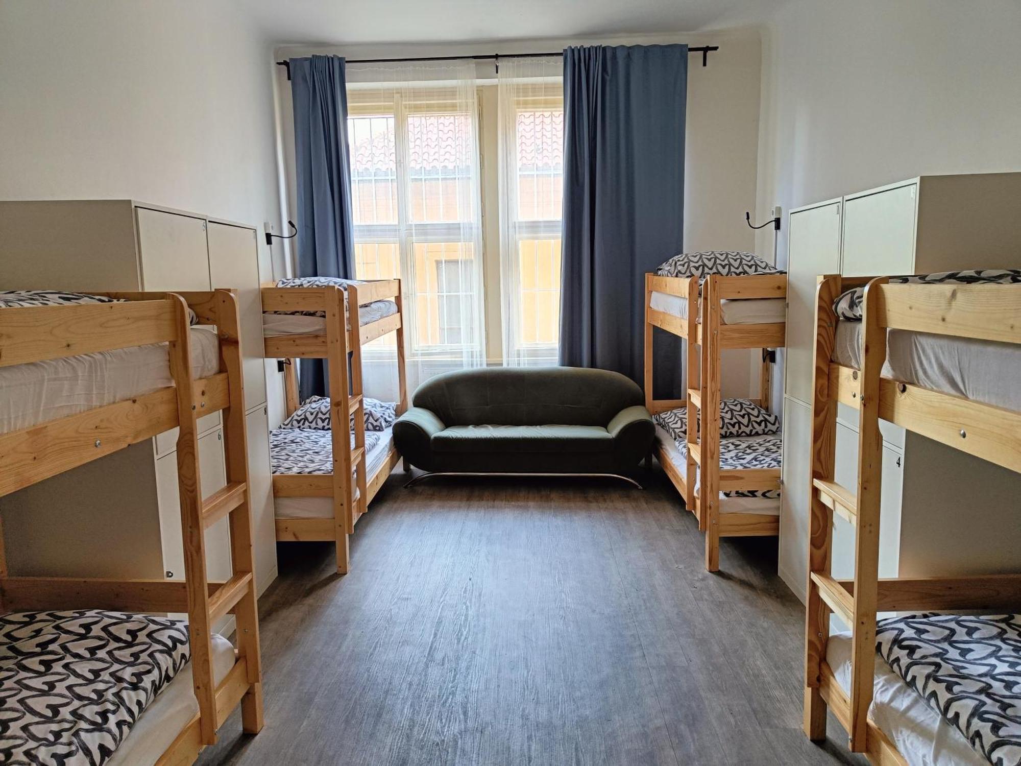 A Plus Hostel - Centrum プラハ エクステリア 写真